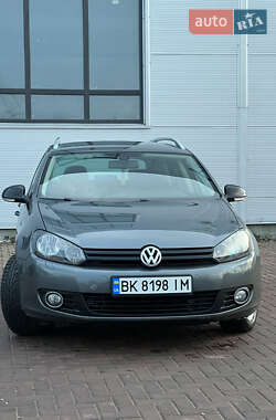 Универсал Volkswagen Golf 2012 в 