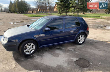 Хетчбек Volkswagen Golf 2002 в Луцьку