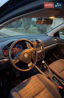 Хэтчбек Volkswagen Golf 2006 в Червонограде