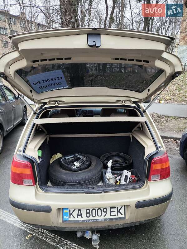 Хэтчбек Volkswagen Golf 2001 в Киеве
