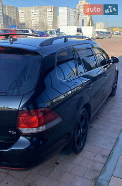 Универсал Volkswagen Golf 2010 в 