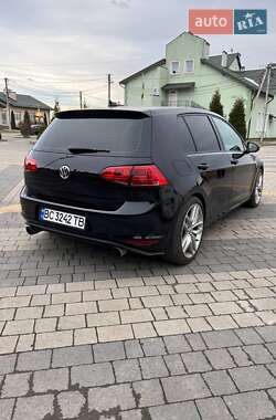 Хетчбек Volkswagen Golf 2016 в 
