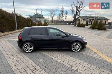 Хетчбек Volkswagen Golf 2016 в 