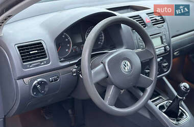 Хэтчбек Volkswagen Golf 2004 в Заболотове