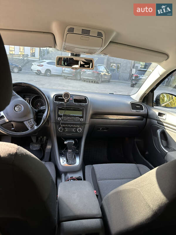 Універсал Volkswagen Golf 2009 в Луцьку