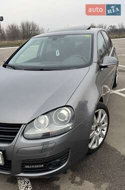 Хэтчбек Volkswagen Golf 2006 в Запорожье