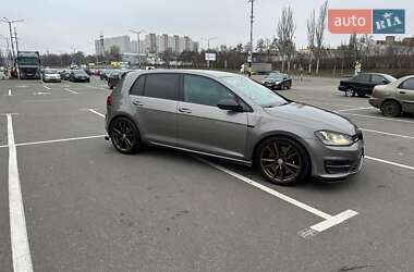 Хэтчбек Volkswagen Golf 2014 в 