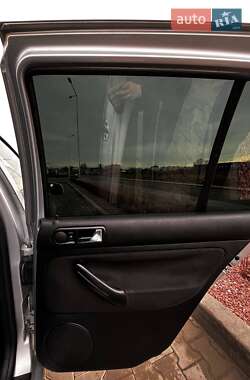 Хэтчбек Volkswagen Golf 2003 в 