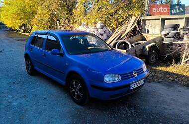 Хетчбек Volkswagen Golf 2001 в Черкасах