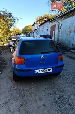 Хетчбек Volkswagen Golf 2001 в Черкасах