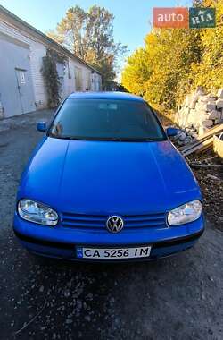 Хетчбек Volkswagen Golf 2001 в Черкасах