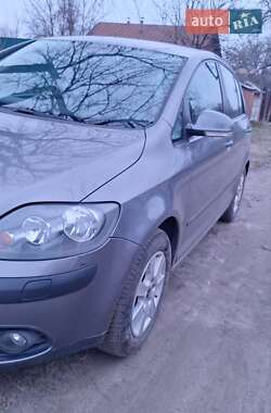 Хетчбек Volkswagen Golf 2006 в 