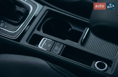 Универсал Volkswagen Golf 2017 в 