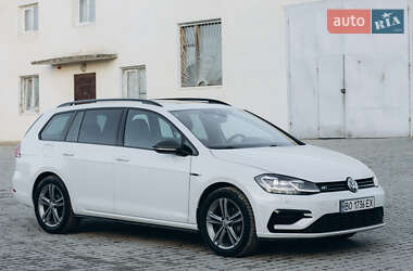 Универсал Volkswagen Golf 2017 в 