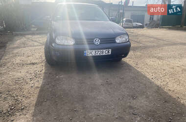 Хетчбек Volkswagen Golf 2001 в Рівному