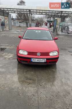 Хэтчбек Volkswagen Golf 2001 в Запорожье