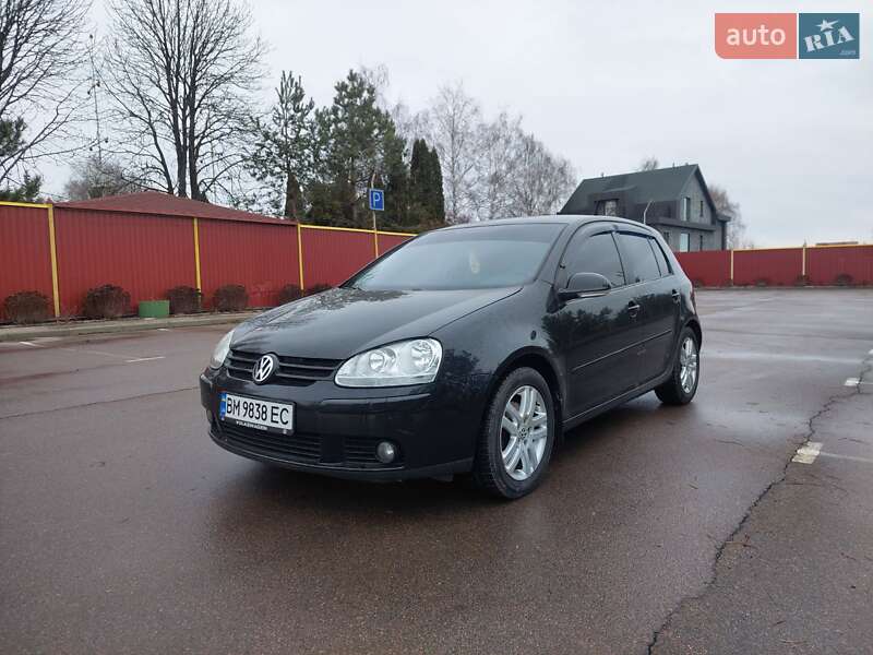 Хетчбек Volkswagen Golf 2006 в Сумах