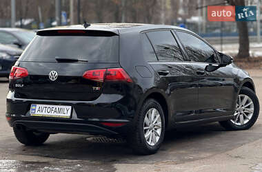 Хэтчбек Volkswagen Golf 2014 в Киеве