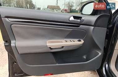 Универсал Volkswagen Golf 2011 в 