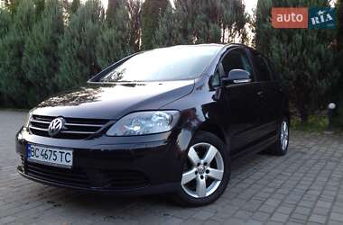 Хэтчбек Volkswagen Golf 2005 в Самборе