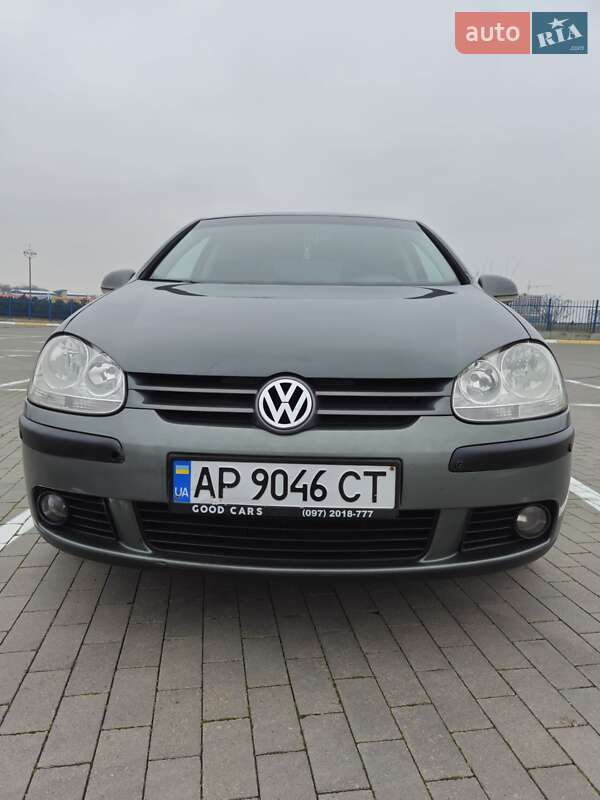 Хэтчбек Volkswagen Golf 2005 в Одессе