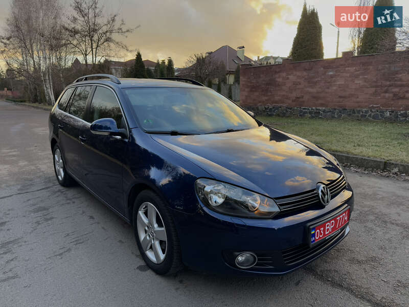 Универсал Volkswagen Golf 2011 в Ровно