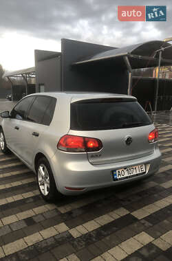 Хетчбек Volkswagen Golf 2010 в Сваляві