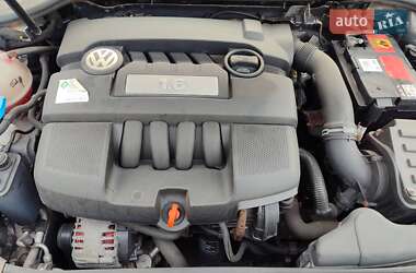 Хэтчбек Volkswagen Golf 2009 в Ямполе