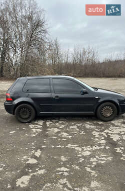 Хэтчбек Volkswagen Golf 2000 в Белополье