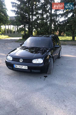 Универсал Volkswagen Golf 2002 в Березному