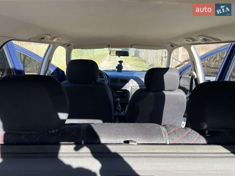 Универсал Volkswagen Golf 2001 в Ивано-Франковске