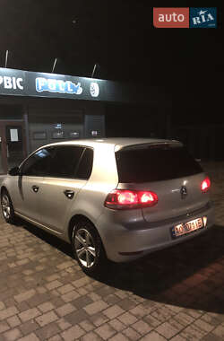 Хетчбек Volkswagen Golf 2010 в Сваляві