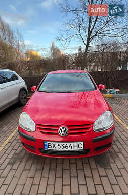 Хетчбек Volkswagen Golf 2004 в Хмельницькому