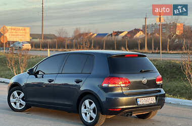 Хетчбек Volkswagen Golf 2010 в 