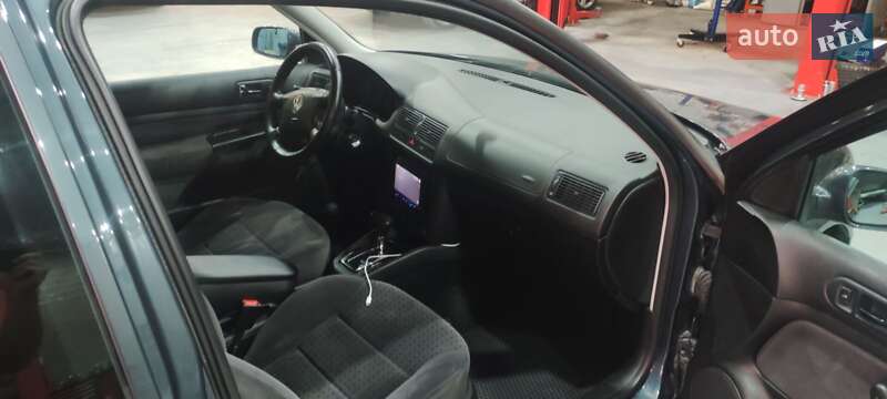 Хэтчбек Volkswagen Golf 1999 в Львове