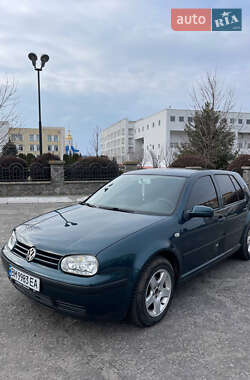 Хетчбек Volkswagen Golf 2002 в Сумах