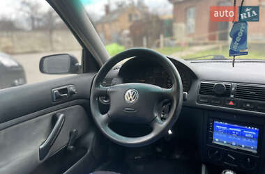 Хэтчбек Volkswagen Golf 1998 в 