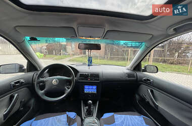 Хэтчбек Volkswagen Golf 1998 в 