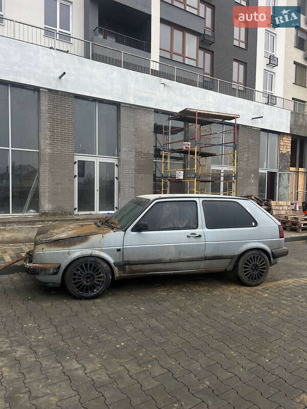 Хэтчбек Volkswagen Golf 1988 в 