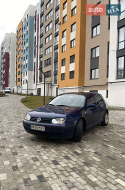 Хетчбек Volkswagen Golf 2002 в Рівному