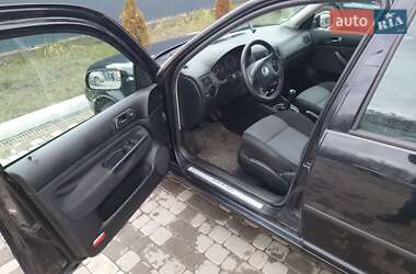 Хэтчбек Volkswagen Golf 2003 в Великих Мостах