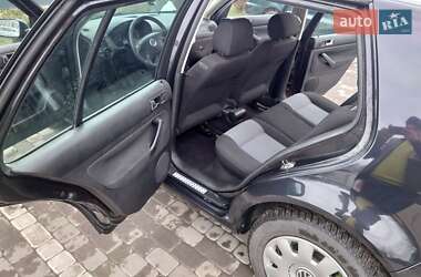 Хэтчбек Volkswagen Golf 2003 в Великих Мостах