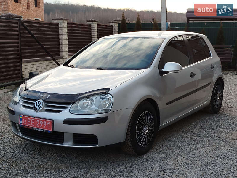 Хэтчбек Volkswagen Golf 2005 в Бучаче