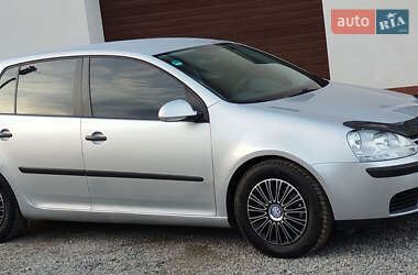 Хэтчбек Volkswagen Golf 2005 в Бучаче