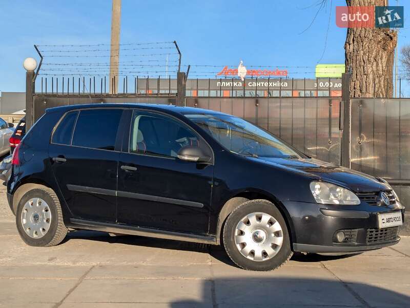 Хэтчбек Volkswagen Golf 2007 в Киеве