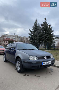 Хетчбек Volkswagen Golf 2002 в Луцьку