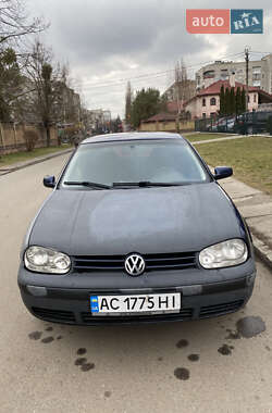 Хетчбек Volkswagen Golf 2002 в Луцьку