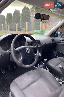 Хетчбек Volkswagen Golf 2002 в Луцьку