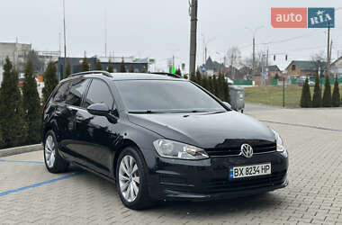 Універсал Volkswagen Golf 2014 в Чернівцях