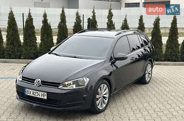 Універсал Volkswagen Golf 2014 в Чернівцях